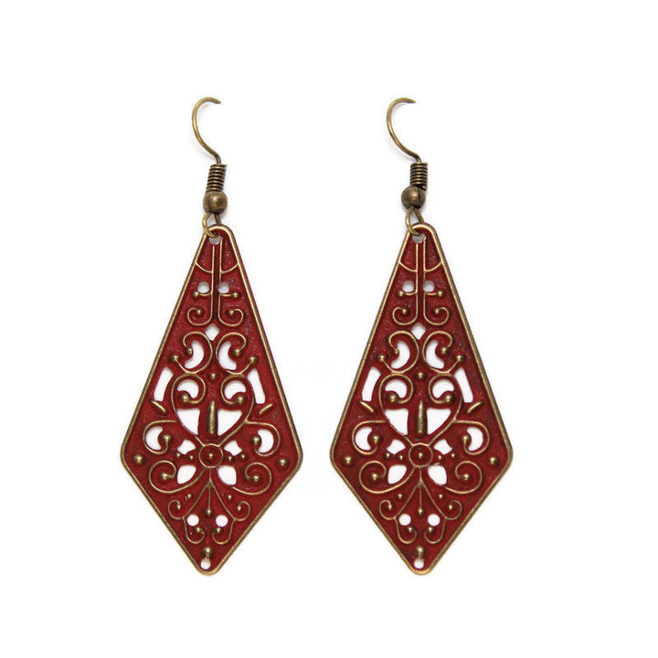 Pendulum-shaped lightweight charms adorned with vintage flourishes. Hand-painted tomato red and burnished to shiny gold. On 1" ear wires.