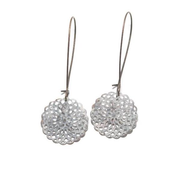 lightweight dangle earrings doily design 